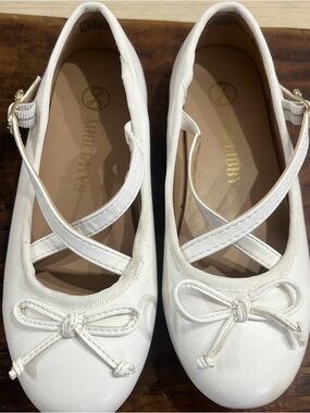 Sam & Libby White Ballet Flats Shoes with Cross Strap size 1